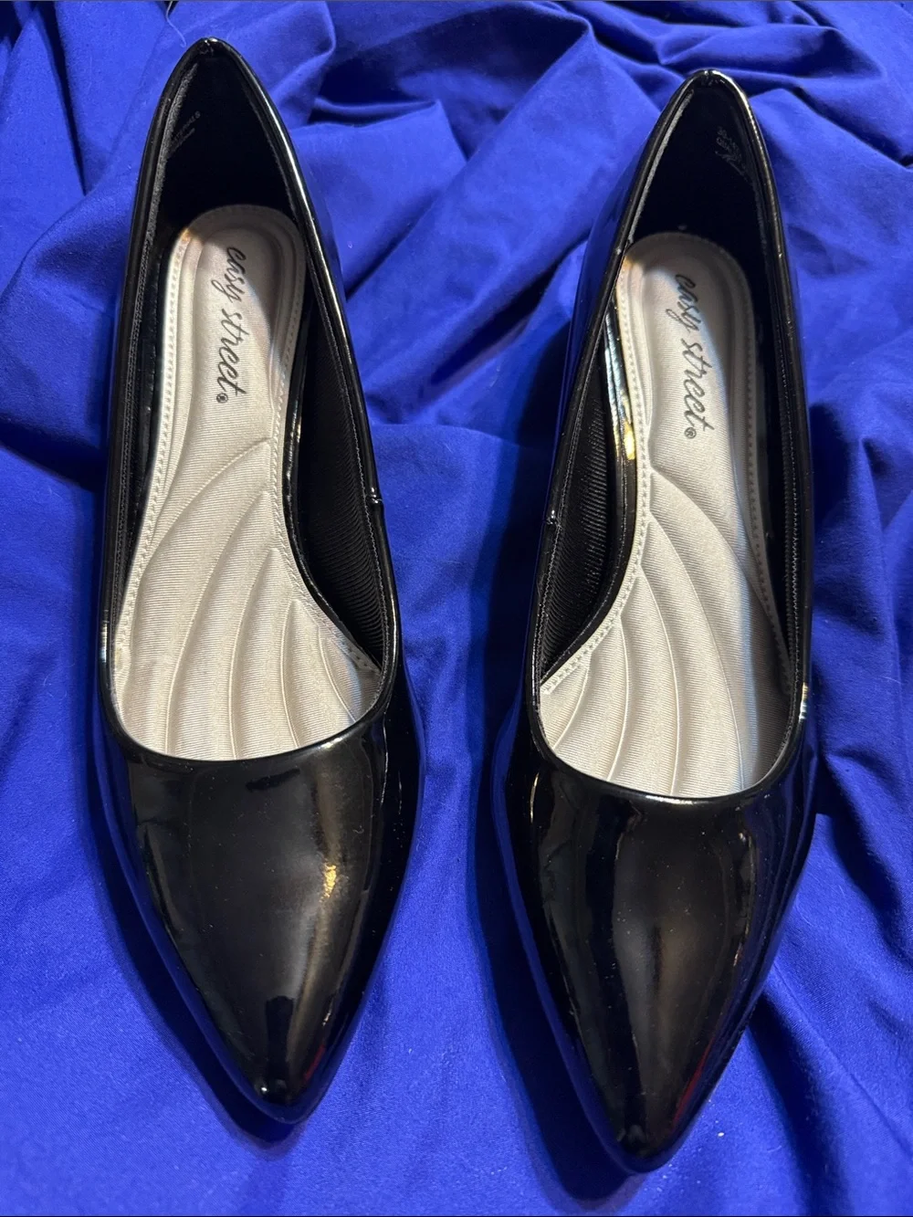EASY STREET Black Patent Leather Pumps Size 8 New